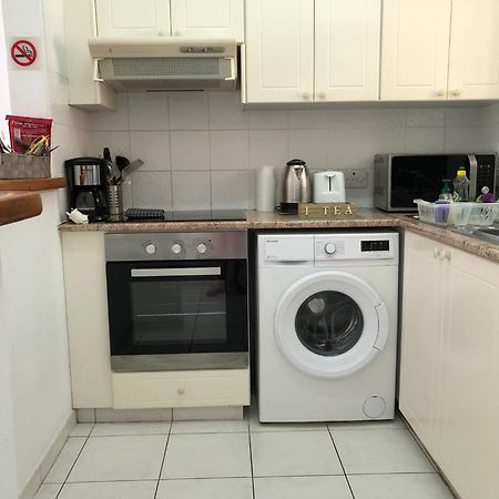 Stylish 1 Bedroom Apartment In Limnaria Gardens Paphos Kültér fotó