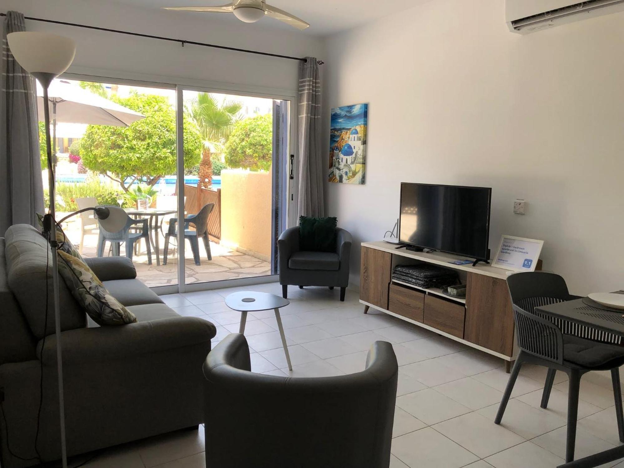 Stylish 1 Bedroom Apartment In Limnaria Gardens Paphos Kültér fotó