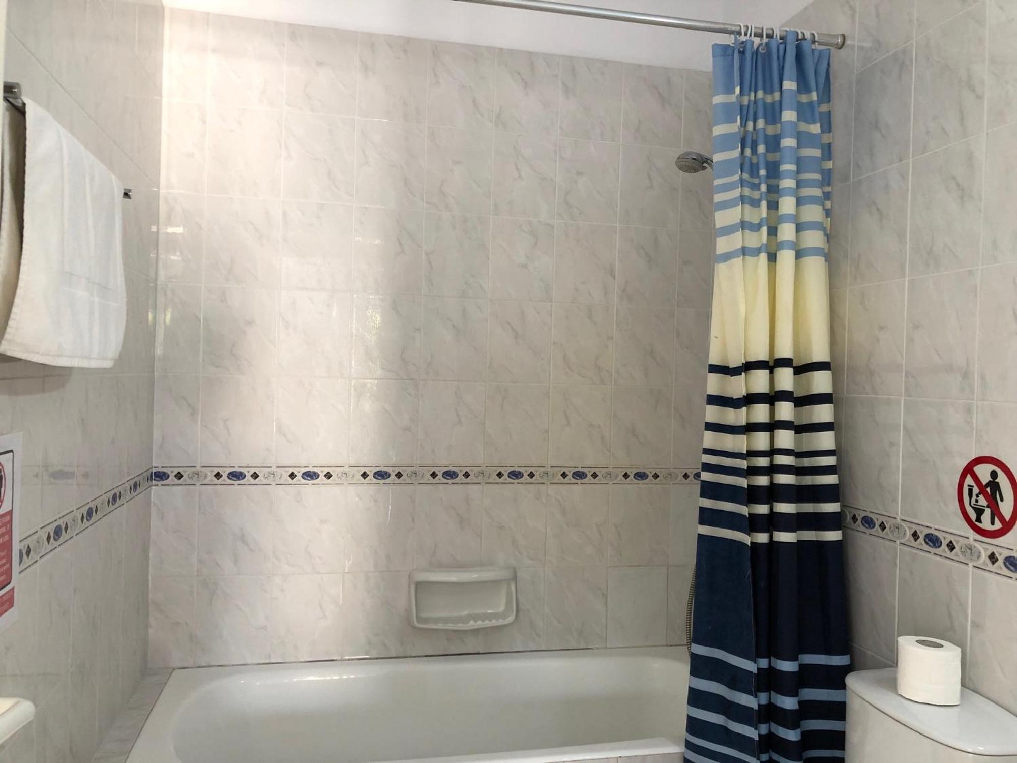 Stylish 1 Bedroom Apartment In Limnaria Gardens Paphos Kültér fotó