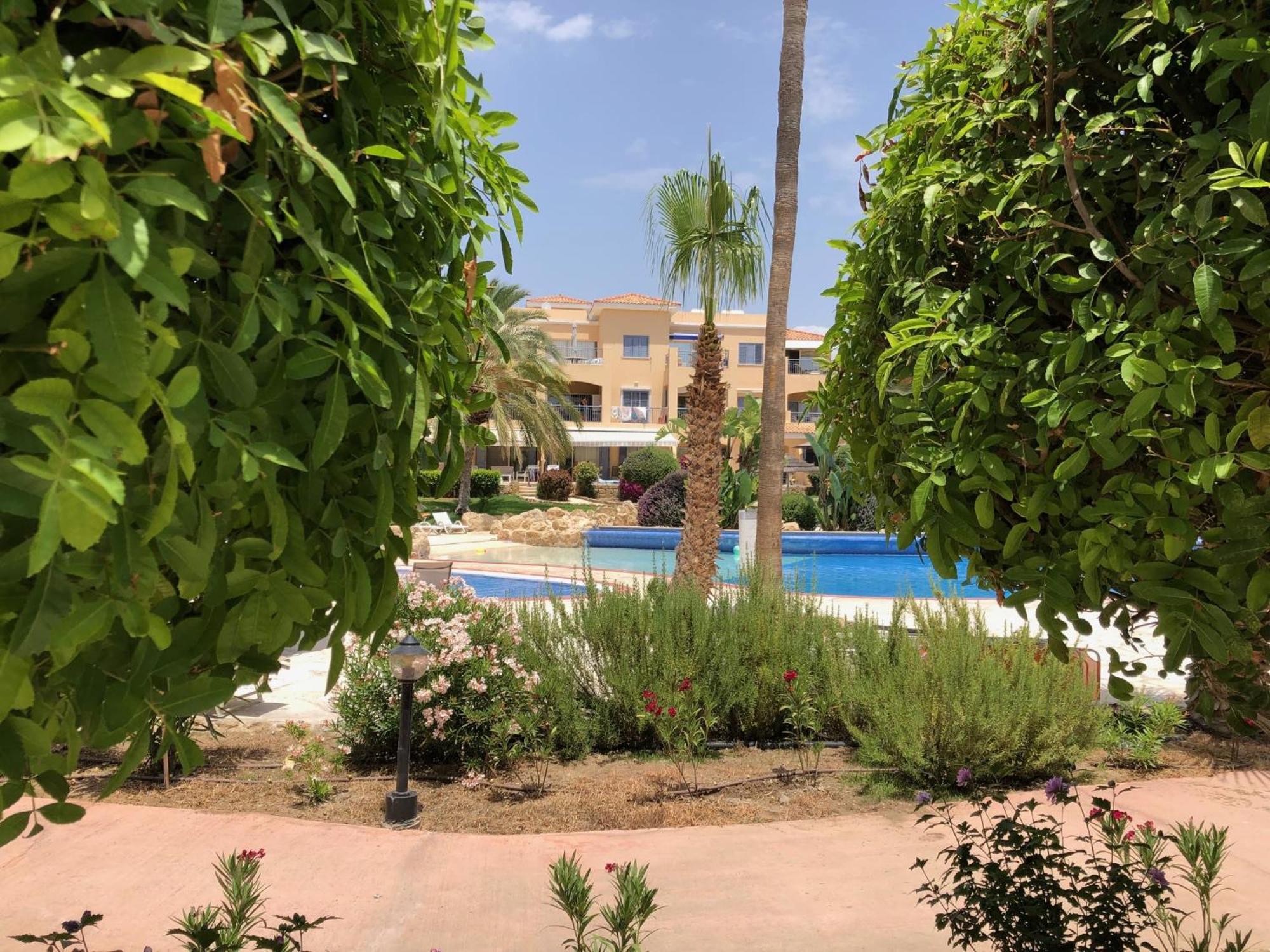 Stylish 1 Bedroom Apartment In Limnaria Gardens Paphos Kültér fotó